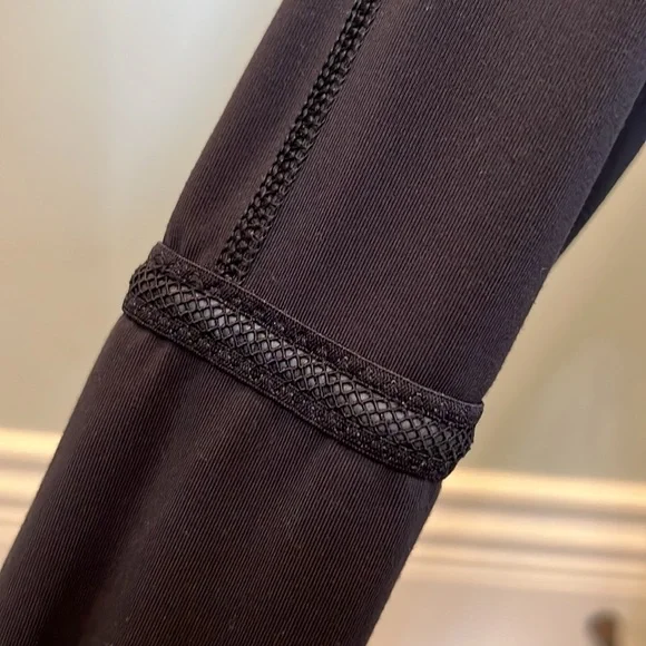 Lululemon Like New Black Half Zip Pullover - Picture 2 of 7